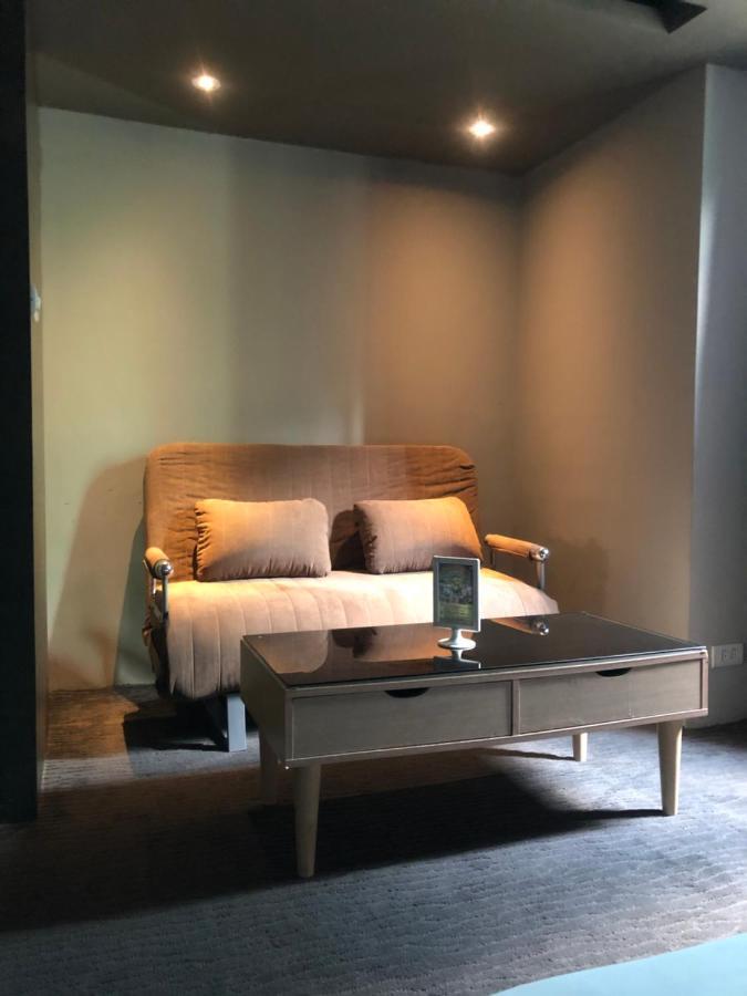 Kiwi Express Hotel - Jiuru Rd Kaohsiung Buitenkant foto