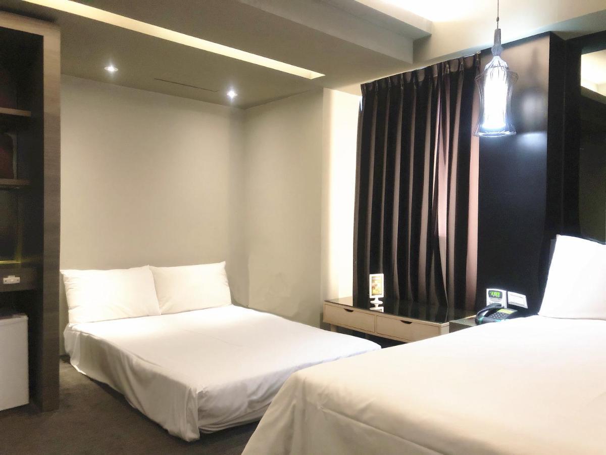 Kiwi Express Hotel - Jiuru Rd Kaohsiung Buitenkant foto