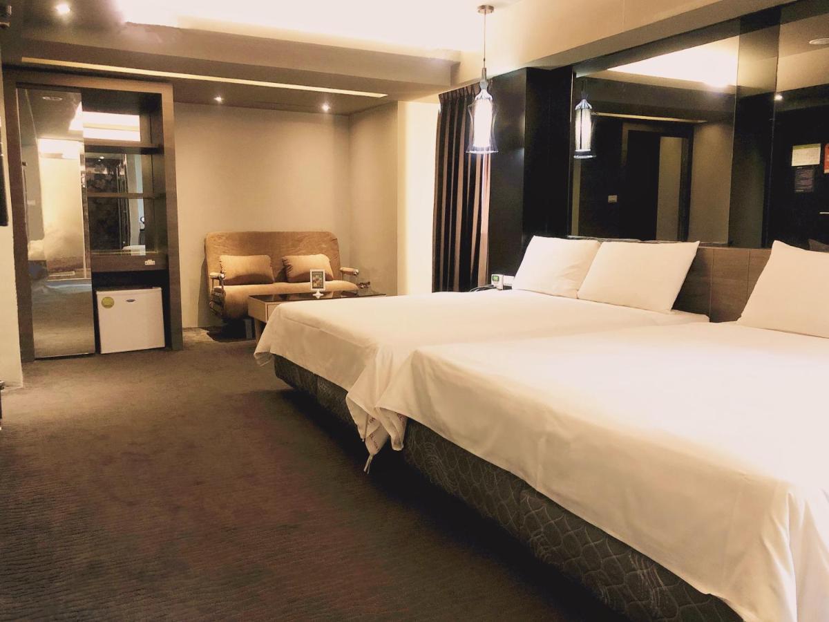 Kiwi Express Hotel - Jiuru Rd Kaohsiung Buitenkant foto