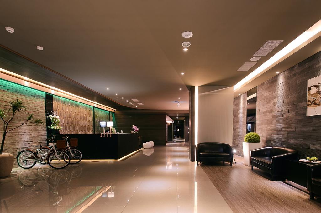 Kiwi Express Hotel - Jiuru Rd Kaohsiung Buitenkant foto