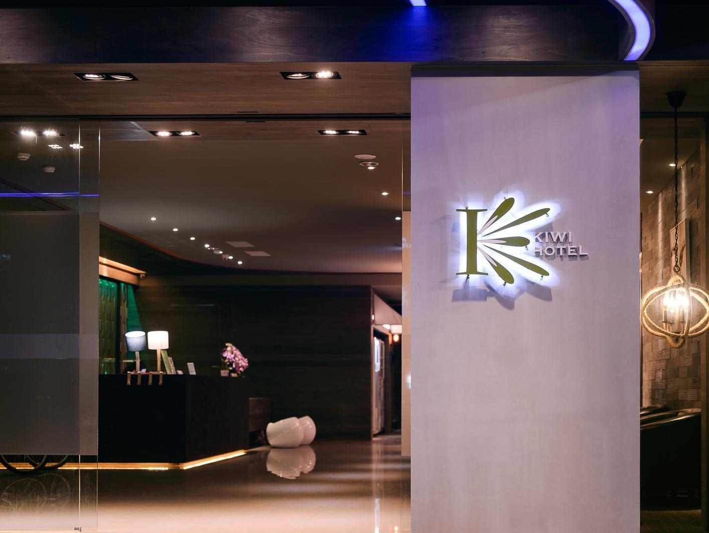 Kiwi Express Hotel - Jiuru Rd Kaohsiung Buitenkant foto